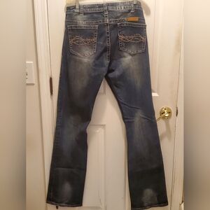 Women's Size 34 Cowgirl Tuff Co. Blue Jeans